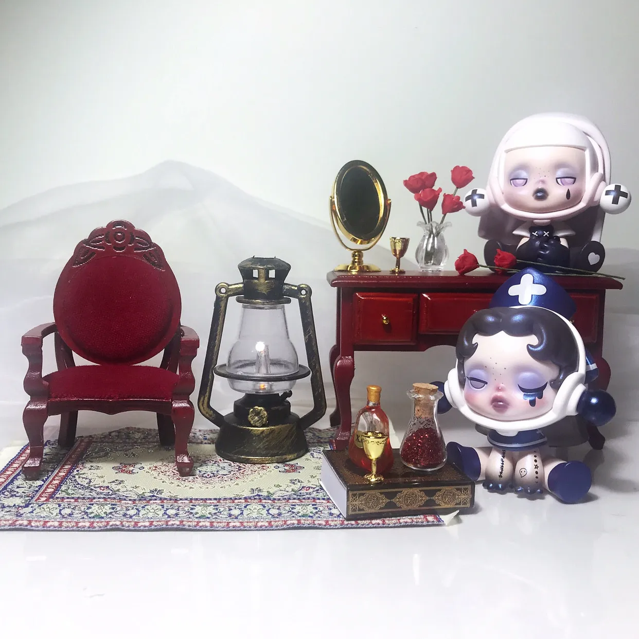 

Dollhouse Miniature Retro Lantern Kerosene Lamp Pretend Play Scene Ornaments Decoration Living Room Kids boys Girls Toy