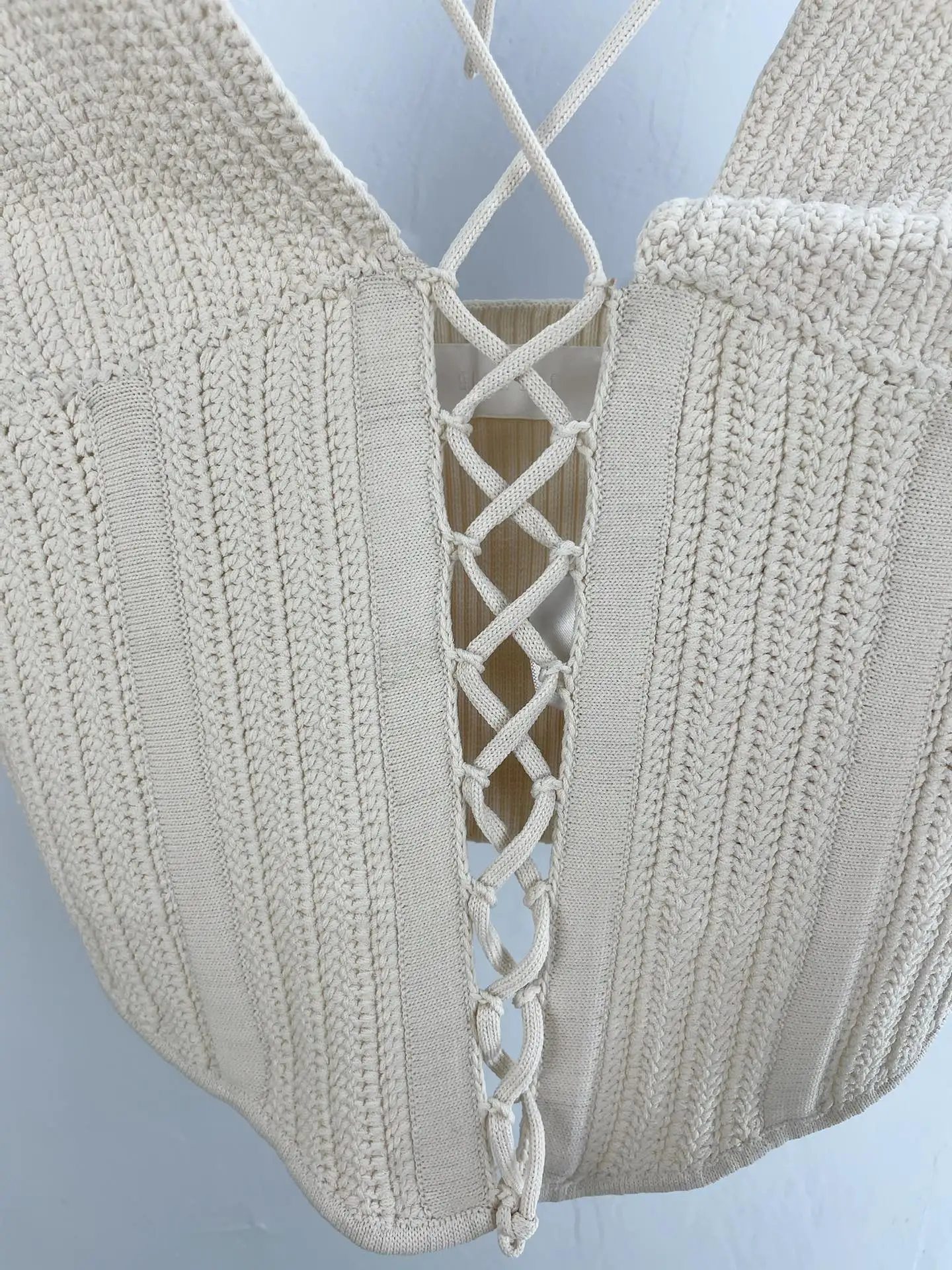 

2021 new women fashion sleeveless sexy casual solid color crochet strap knitted vest 0413