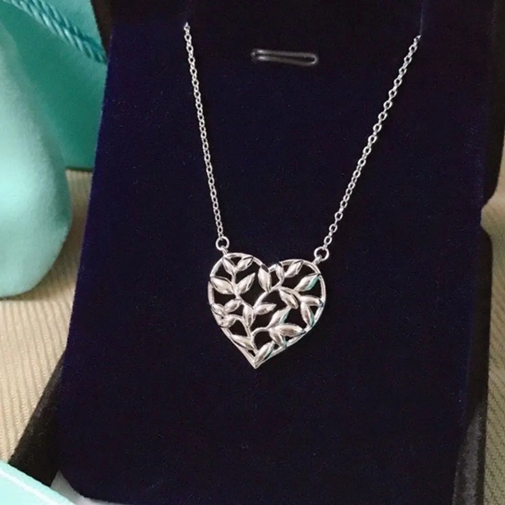 

AYBS Real 925 Necklaces High quality TIFN Original1:1LOGO "hollow heart-shaped leaf pendant" Necklaces woman