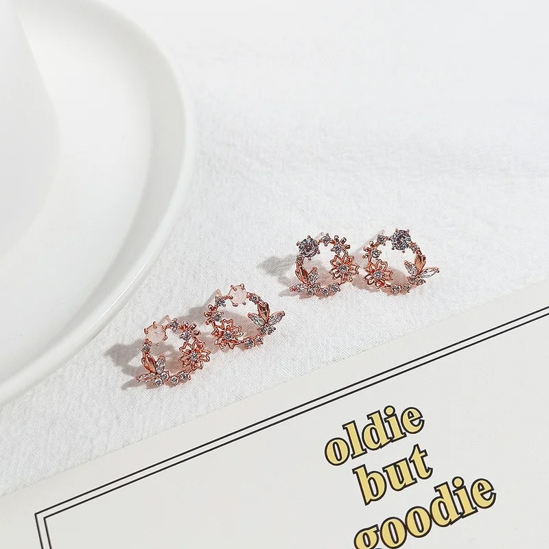 

Fashion Elegance Rose Gold Color Flower Zircon Earrings for Women Exquisite Small Women Wedding Party Stud Earings Jewelry