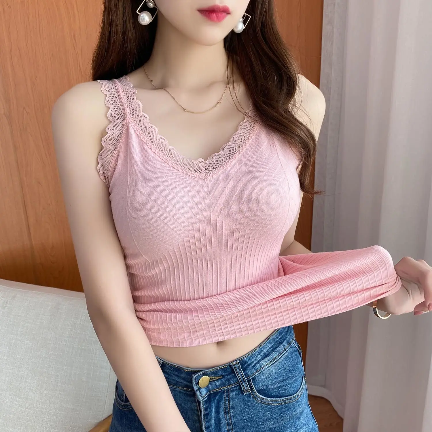 

Women 2021 New Autumn Winter Fashion Lace V-neck Vest Tops Female Warm Slim Bottoming Vest Ladies Thicken Warm Vest Tops D452