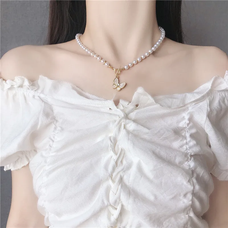 

Butterfly Pearl Pendant Necklace White Pearl Beaded Insect Elegant Necklace For Women Girls Friends Party Valentine Gift