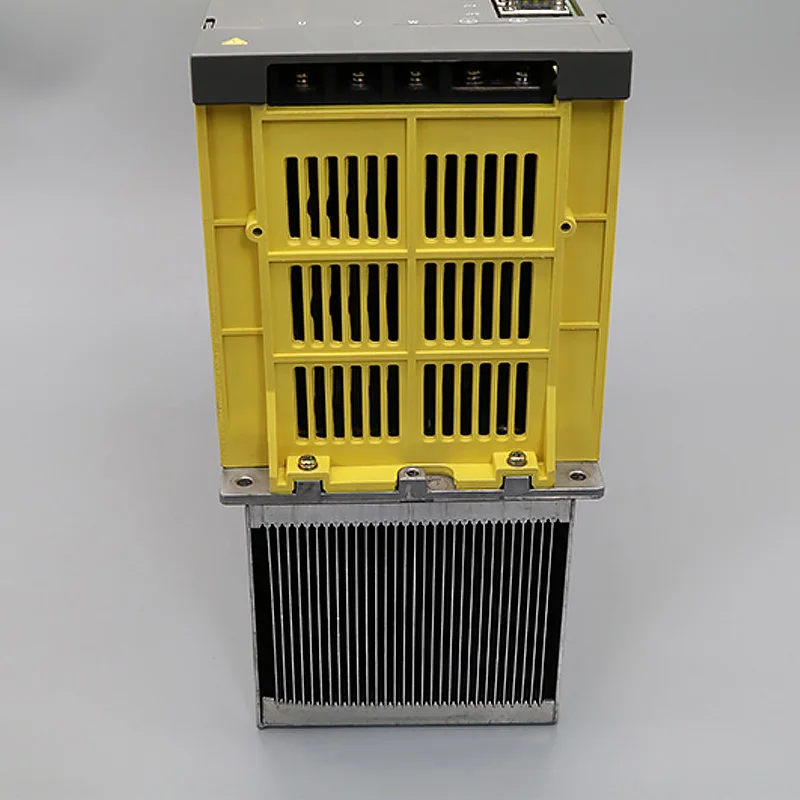 

FANUC drive amplifier A06B-6102-H215 CNC Control spindle amp motor controller