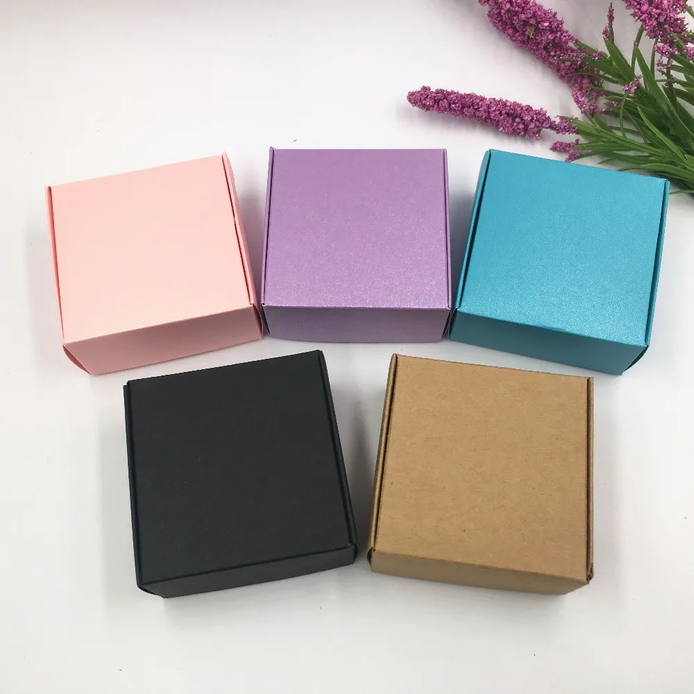 

Free Shipping Newly 6.5*6.5*3cm secondary colours Aircraft Cardboard Pack Boxes 50Pcs/ Lot Smart Little Sized For Handmade Soap