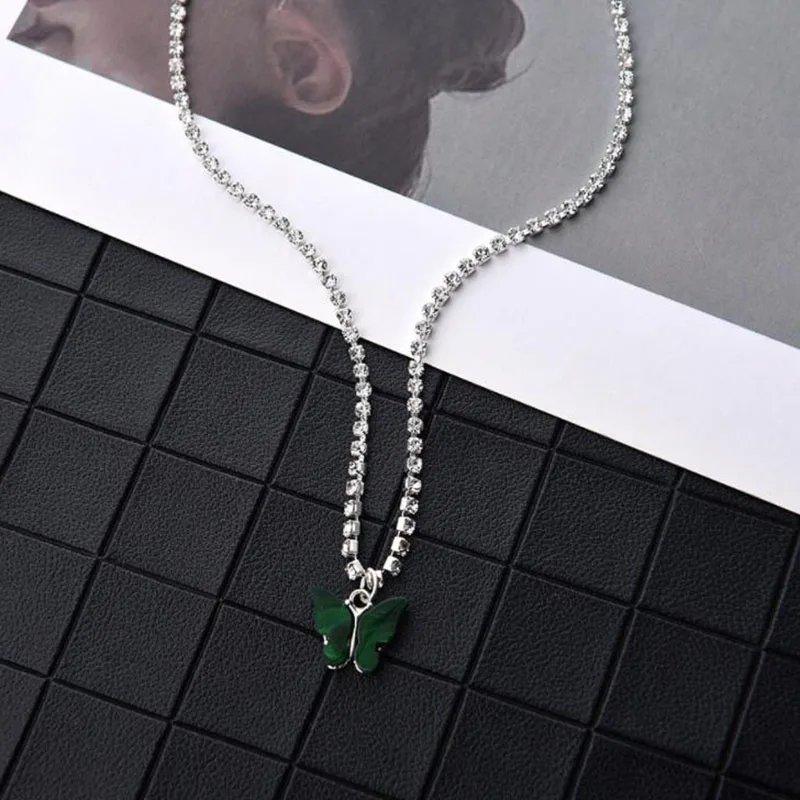 

Dazzling Acrylic Butterfly Choker Necklace Rhinestone Chain White Black Color Simple Clavicle Necklace INS Fashion Jewelry