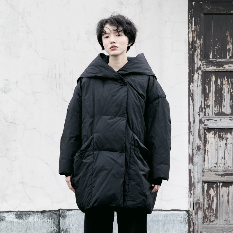 Куртка женская зимняя на утином пуху ветрозащитная с капюшоном и рукавами