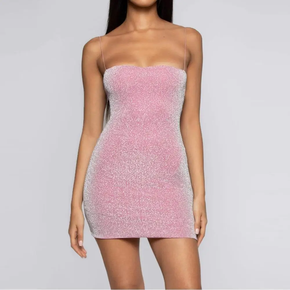 Женское платье без бретелек однотонное мини на бретельках с открытыми плечами