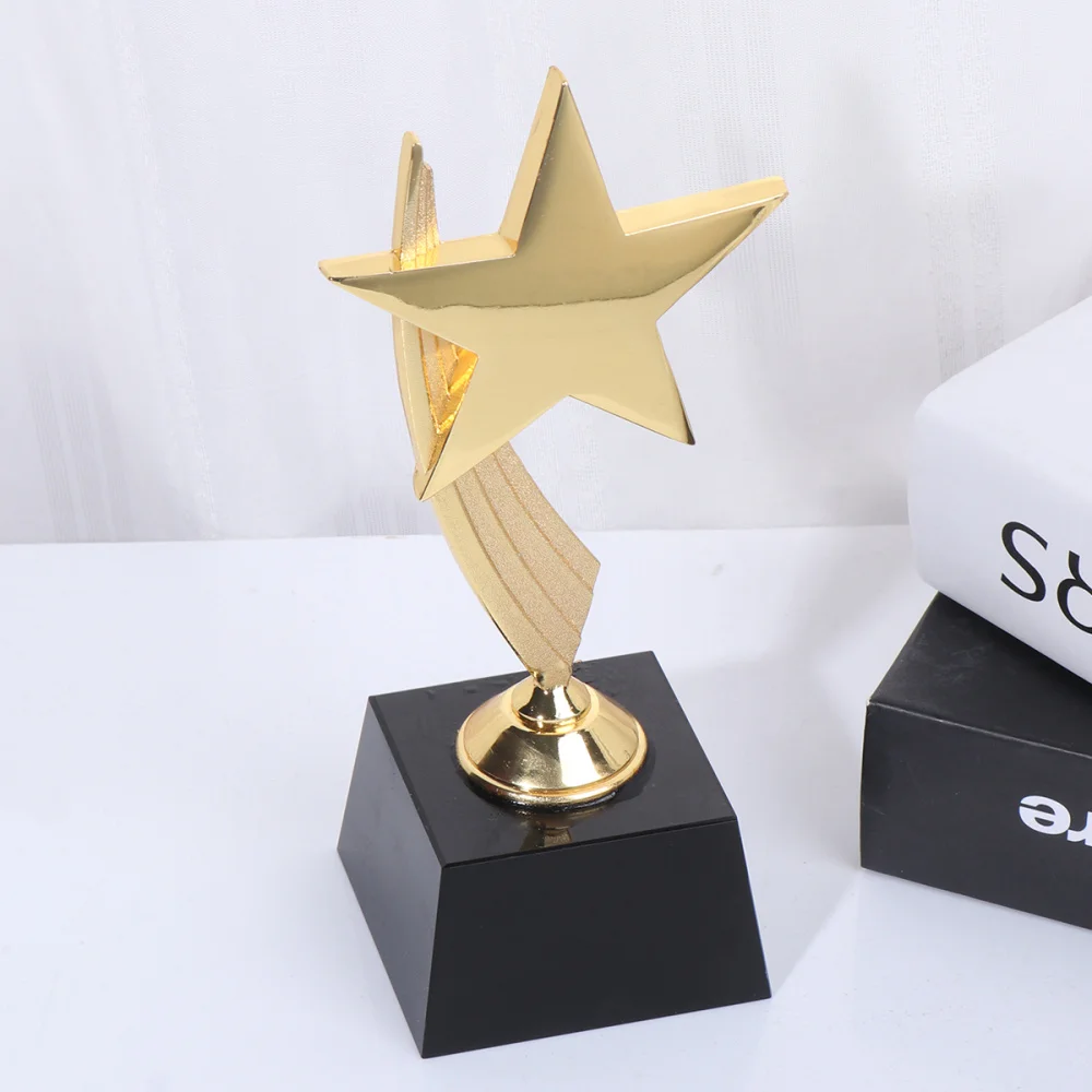 

1PC Golden Star Design Award Trophy Resin Reward Prizes Decor Gift Awards Trophy for Sports Competition Games