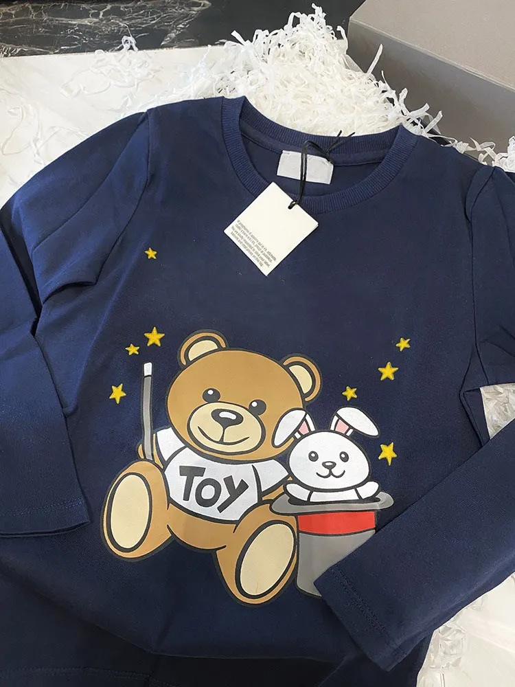

Роскошная Детская осенняя одежда, футболки, рубашки с графическим рисунком, хлопковые наряды мишки тедди, топы с длинным рукавом для девоче...