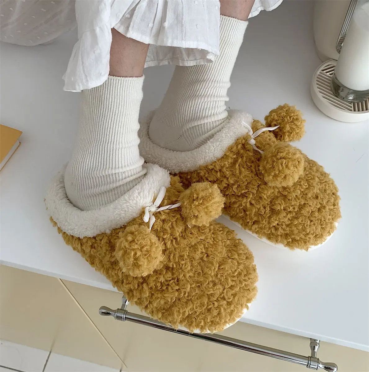 Winter Women House Slippers Thick Hairball Plush Slippers Indoor Shoes Woman Home Cotton Slippers Anti-slip Comfortable Flats