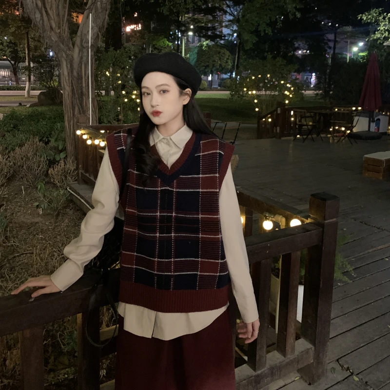 

Autumn women's Knitted vest Pullovers V Neck Sleeveless vintage Red plaid Sweater Vest Female Fashion Harajuku All-match Jumper