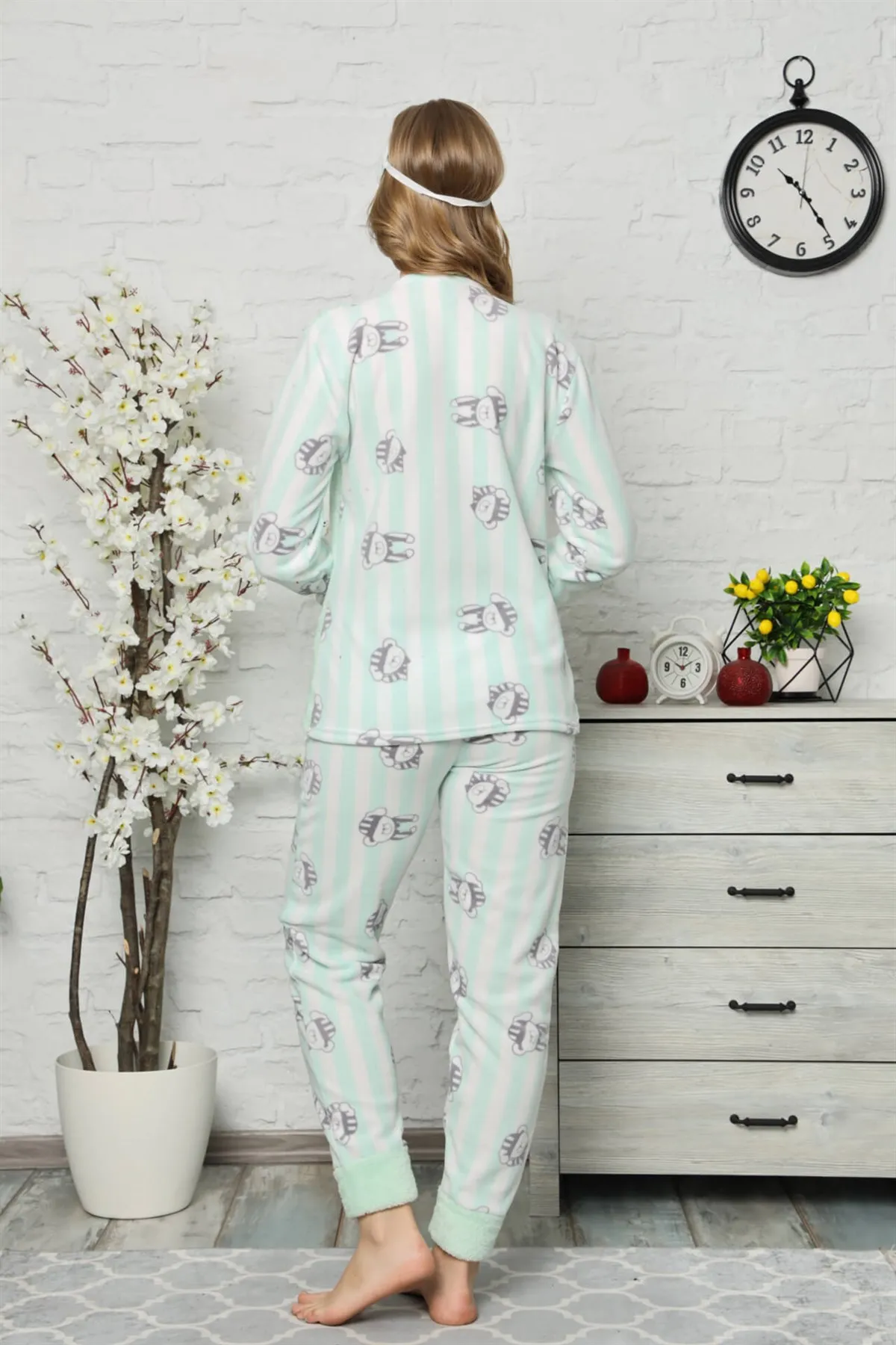 

Fashion Cartoon Welsoft Fleece Women 'S Pajamas set 8067