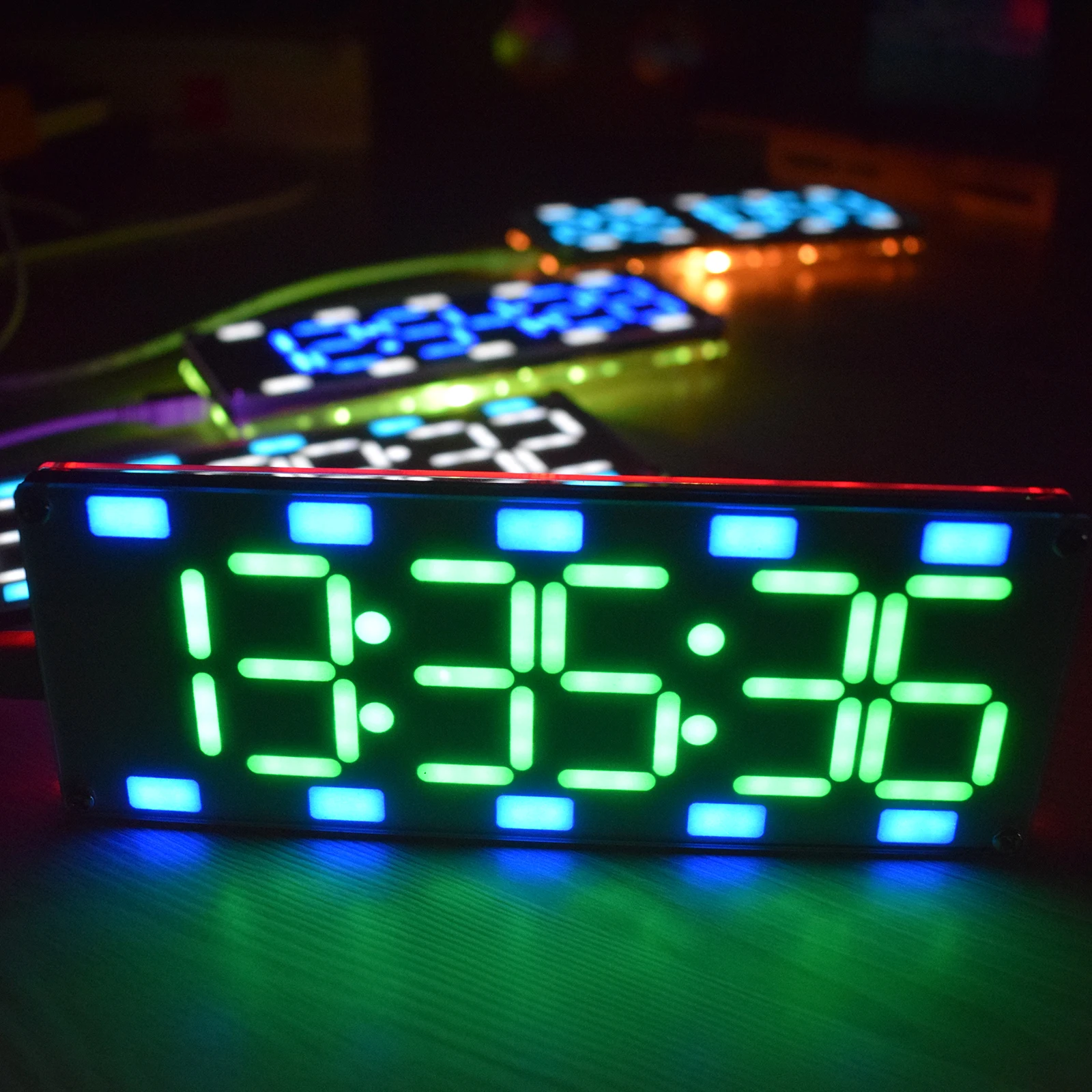 

Светодиодные цифровые часы DIY