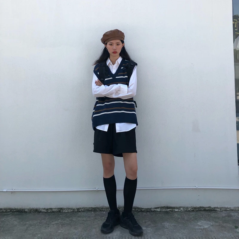 

New V-neck vest retro striped knitted vest college V-neck sleeveless vest waistcoat sweater women winter vest fashion vests