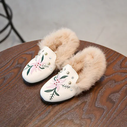 2019 г. Зимняя меховая обувь для принцессы с заклепками лоферы из искусственного