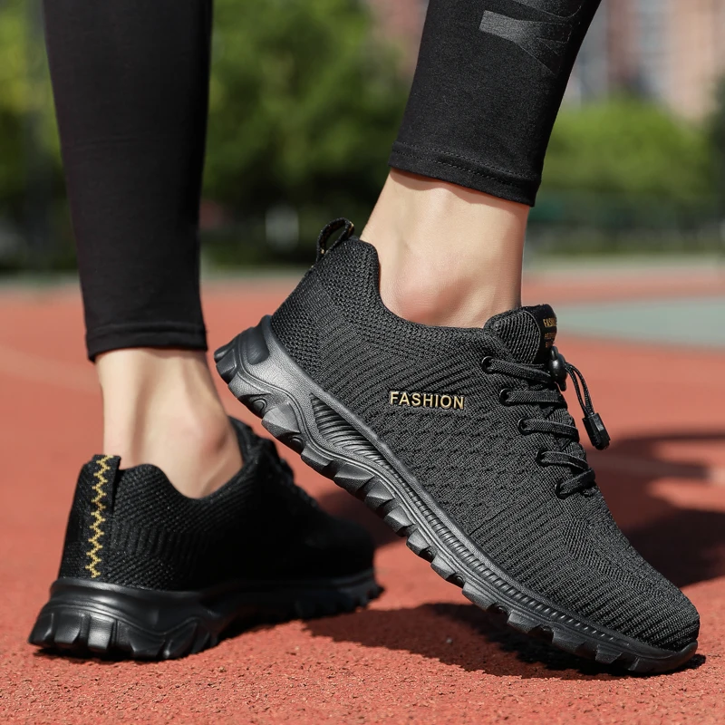 

Men Casual Shoes Men Shoes New Lightweight Comfortable Breathable Male Trainers tenis masculino zapatillas Hombre Men's Sneakers