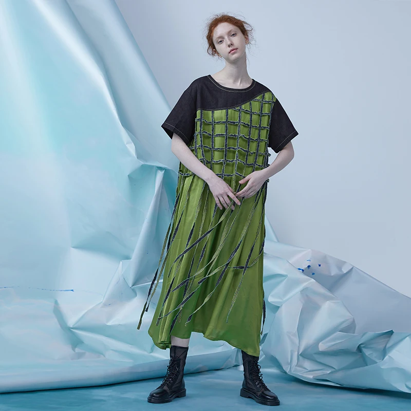 Женское джинсовое платье составного кроя длинное с коротким рукавом новая