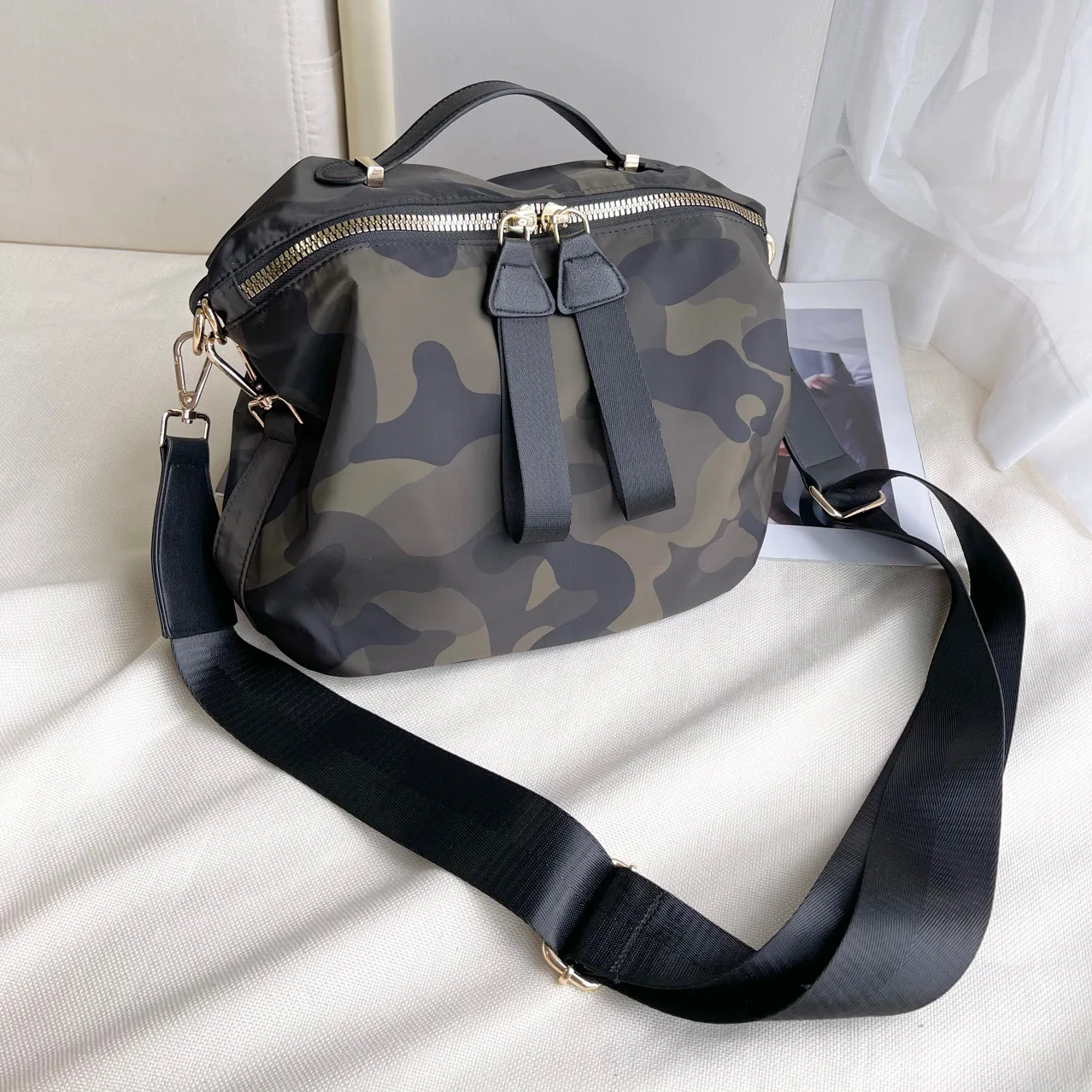 

Camouflage Cross Body Bag Nylon Waterproof Womens Messenger Travel Bags Shoulder Bag Handbags with Multi-Pocket for Ladies 39 S