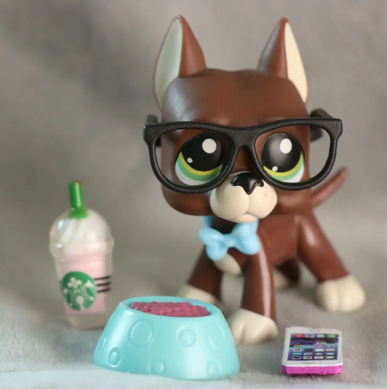 Pet Shop коричневый Great Dane Puggy Green Eyes #1519 с 5 аксессуарами | Игрушки и хобби