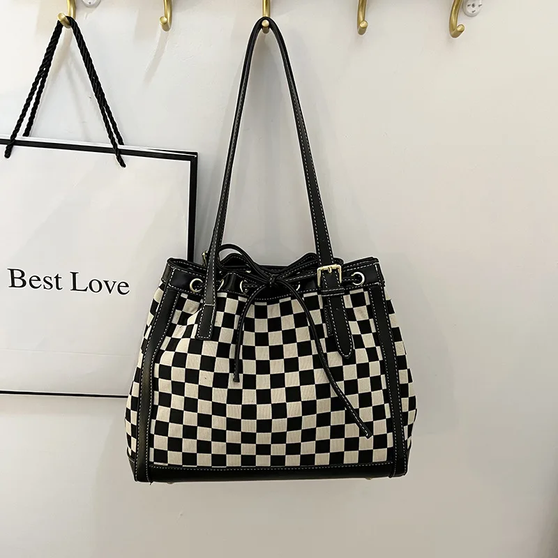 

Large Capacity Female Canvas Bag New autumn/winter 2021 Retro Plaid One Shoulder Handbag Joker Commuter Tote Bags