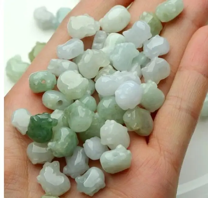 Натуральный нефритовый изумруд подвеска в виде китайской зодиака свиньи