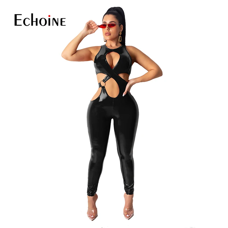 Женский утепленный комбинезон из ПУ кожи черный облегающий без рукавов с