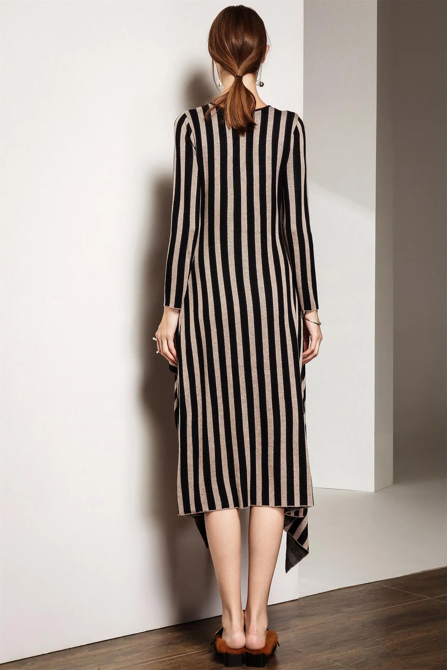 

LA.TENDRE Sweater autumn and winter ladies knitted round neck long sweater soft girly style sweater fashion slim stretch dress