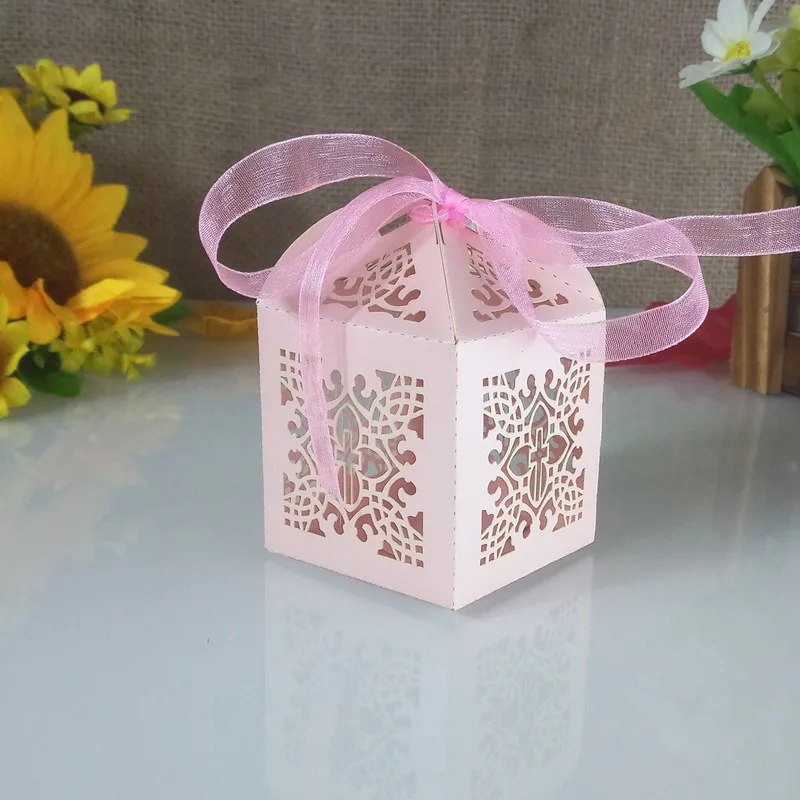 50 шт. полые лепестки конфетная коробка с ленточным кронштейном Рождественские