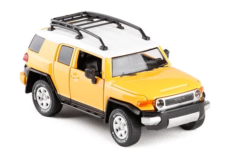 Высокая имитация 1:32 Toyota FJ CRUISER модель SUV, Изысканный детский звук и свет игрушка с инерционным механизмом внедорожная модель
