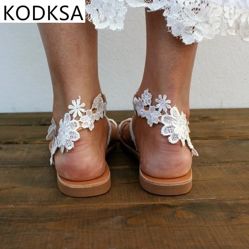 

2021 Women Flat Shoes Summer Bohemian Gladiator Roman Sandal Lace Straps Floral Style Sandalias Mujer White Female Beach Shoes