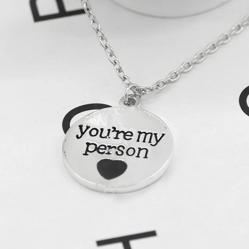 

Fashion Simple Round Necklace Lady Metal Necklace Letter "You Are My Person" Birthday Party Gift Necklaces Jewelry Accessories