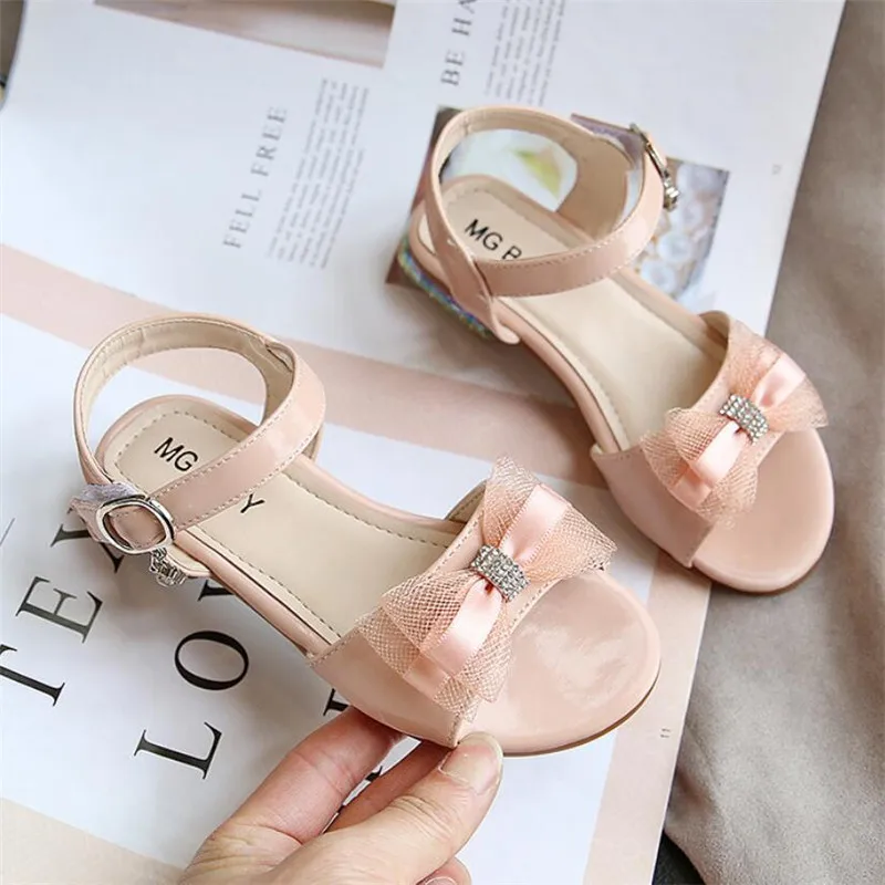 

Сандалии для девочек с бантом из яркой сетчатой ткани, мягкие Нескользящие удобные босоножки из лакированной кожи, пляжная обувь с открытым...