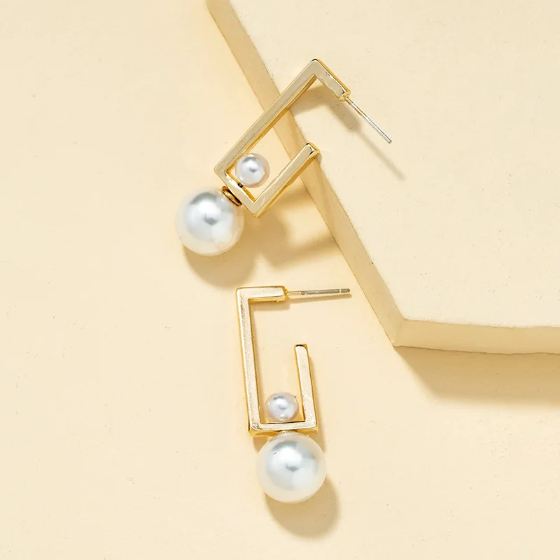 

Kshmir retro temperament pearl earrings lady ear buckle senior sense earrings in 2021 new trend jewelry