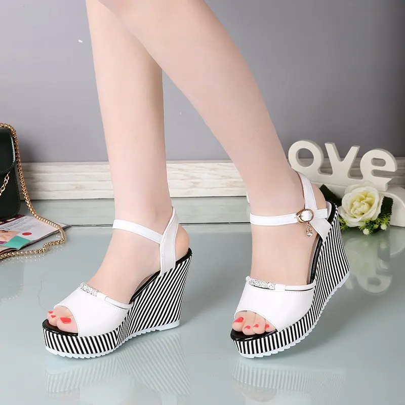 

Summer Women Transparent Sandals Ladies Platform Wedges Sandals Fashion Casual Double Buckle Straps Outside Shoes size 35-40