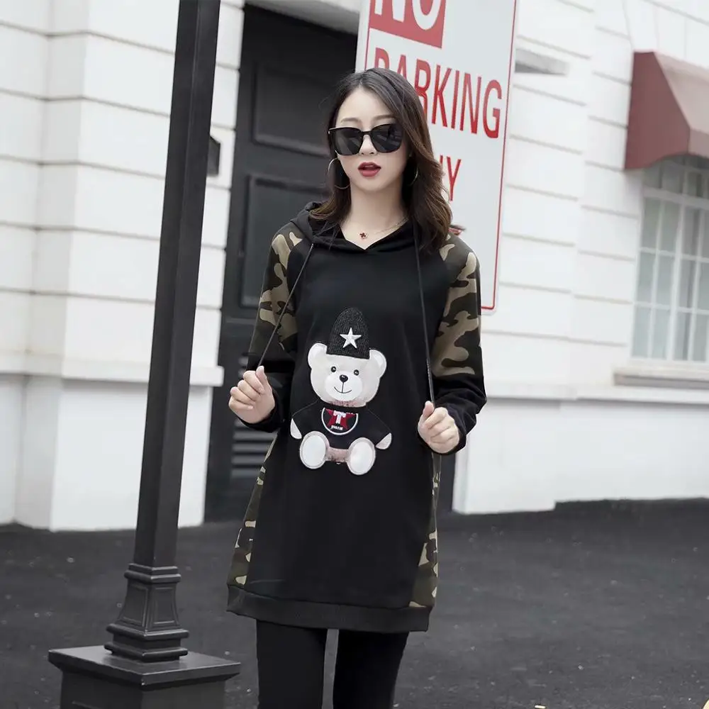 2018 осень и зима новый длинный стиль медведь вышивка шить камуфляж добавить