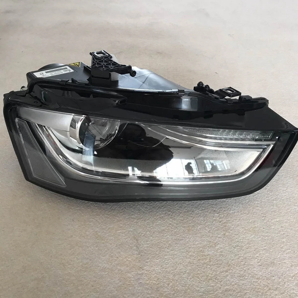 

Фара Qirun в сборе для Audi A4L 2013-2015