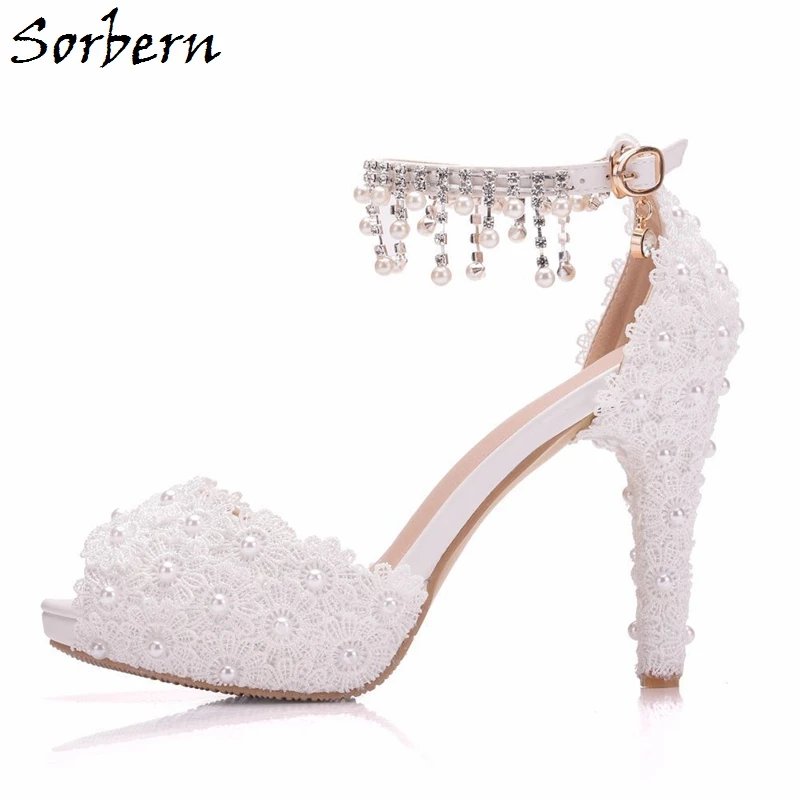 

Туфли-лодочки свадебные с открытым носком и кружевной аппликацией