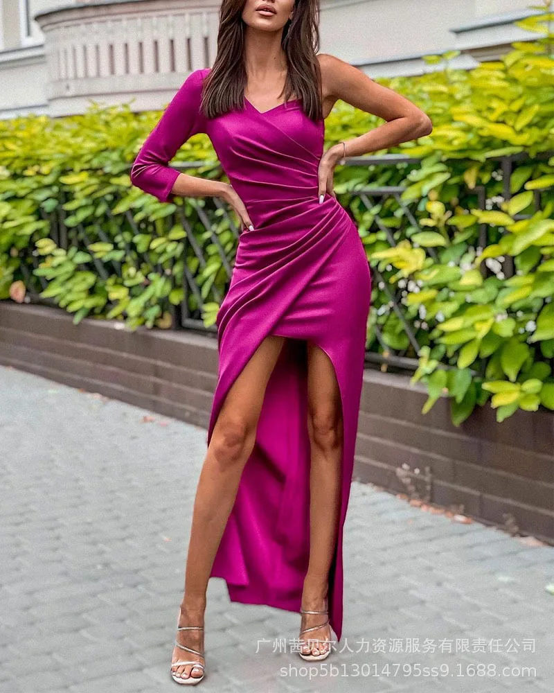 

2021 new women's one-shoulder pleated split dress