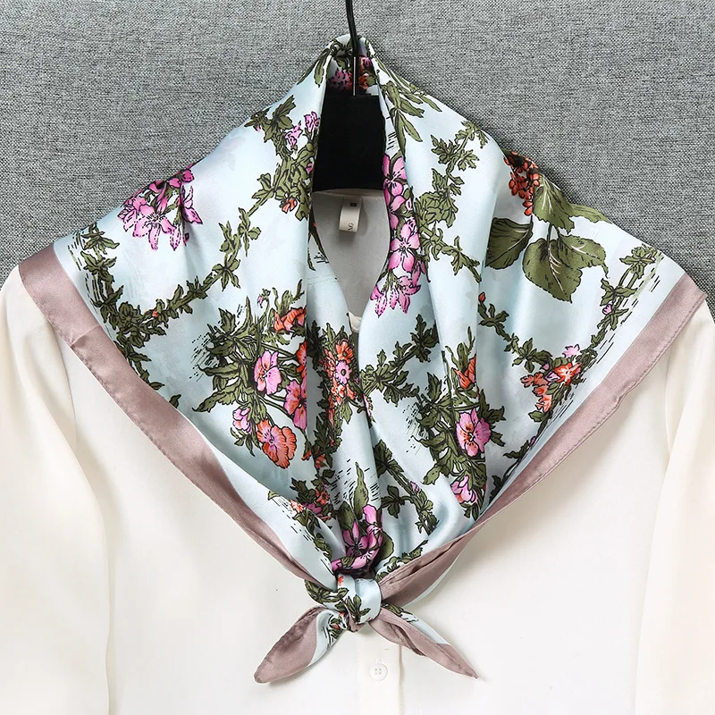 Женский квадратный шарф-платок с принтом 70x70 см