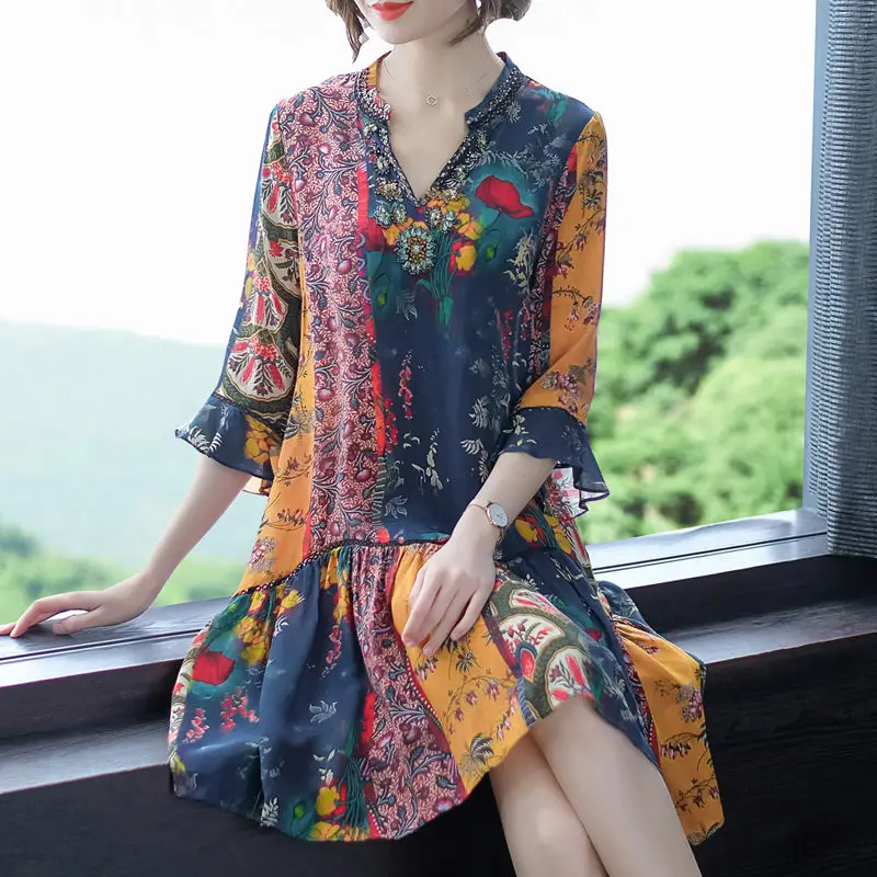 

2020 Spring New V-neck Beading Boho Dress Women Seven Point Sleeve Fashion Ruffle Loose Mini Tunic Dress Summer Vestidos f2892