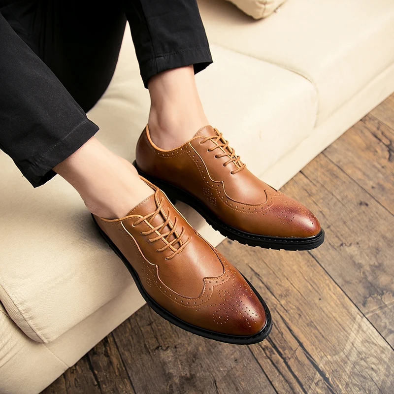 

Men Dress Shoes Gentlemen British style brogue Paty Leather Wedding Shoes Men lace up Flats Leather men Oxfords Formal Shoes