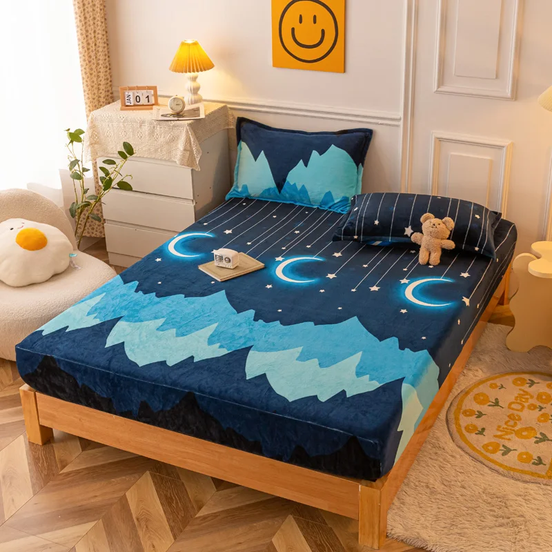 

150/180/200cm Fleece Bed Fitted Sheet Warm Winter Flannel Mattress Protector Cover Bedding Elastic Bedspreads(no pillowcase)