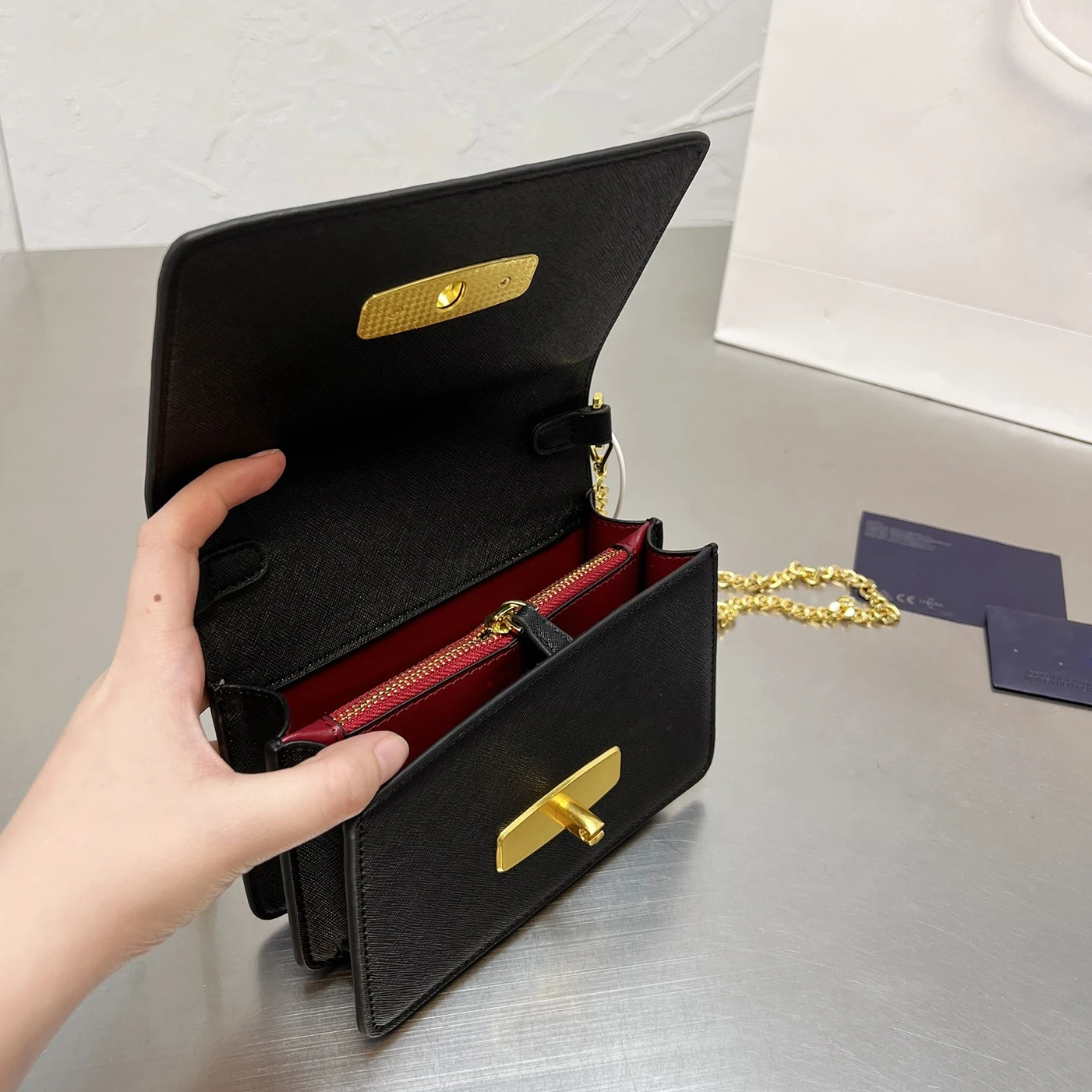 

Роскошная дамская сумка через плечо 18x11 см, мессенджер известного бренда P из натуральной кожи, модные флип-сумки с цепочкой, Женская сумочка...