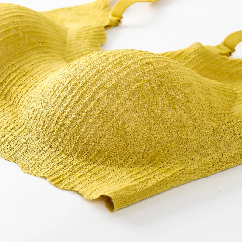 Thailand Latex Seamless One Piece Flowers Lace Underwear Adjustable Strap Sports Fashion Bra For Women