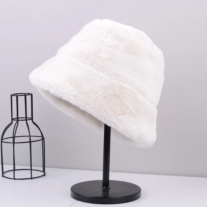 Панама женская бархатная с искусственным кроличьим мехом теплая шапка-леопард