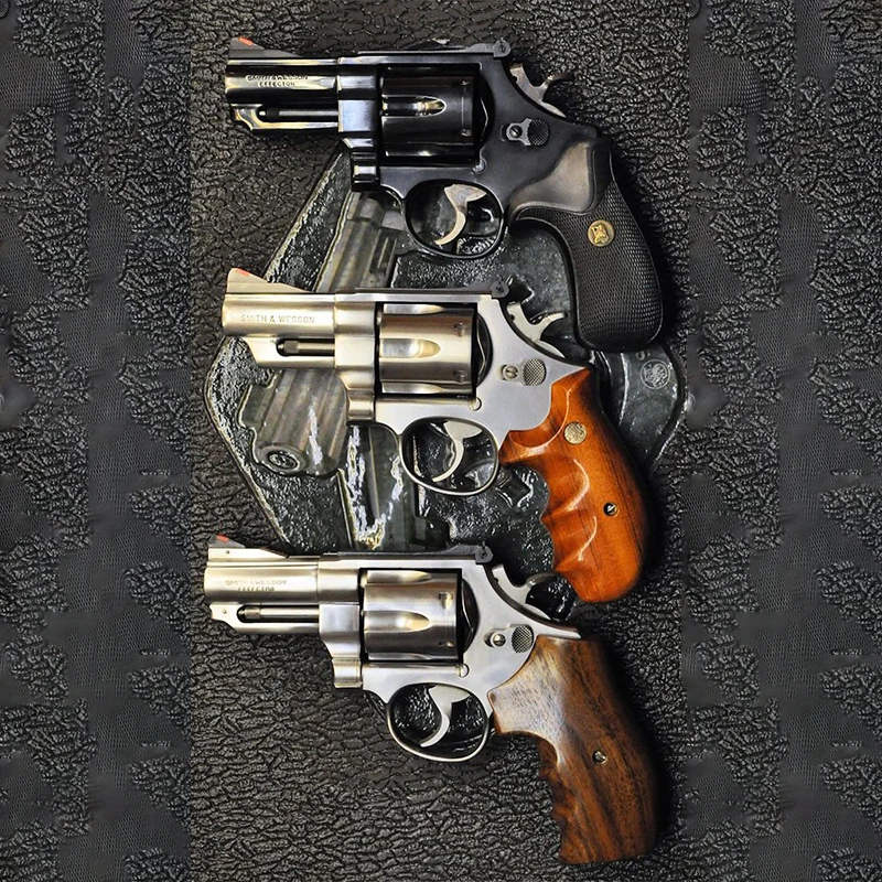 

4-5 armed forces, revolver, lead bullet toy gun, display board, lead bullet tin classic metal wall logo retro