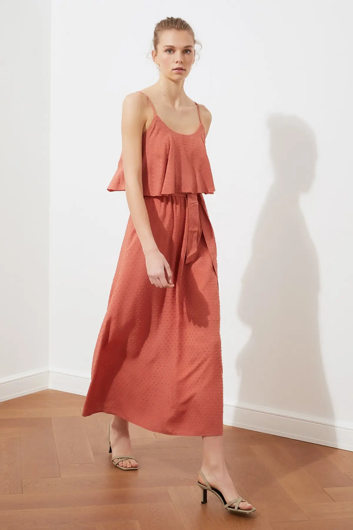Платье с ластовицей Trendyol Ecru TWOSS19XM0304|Женские платья| |