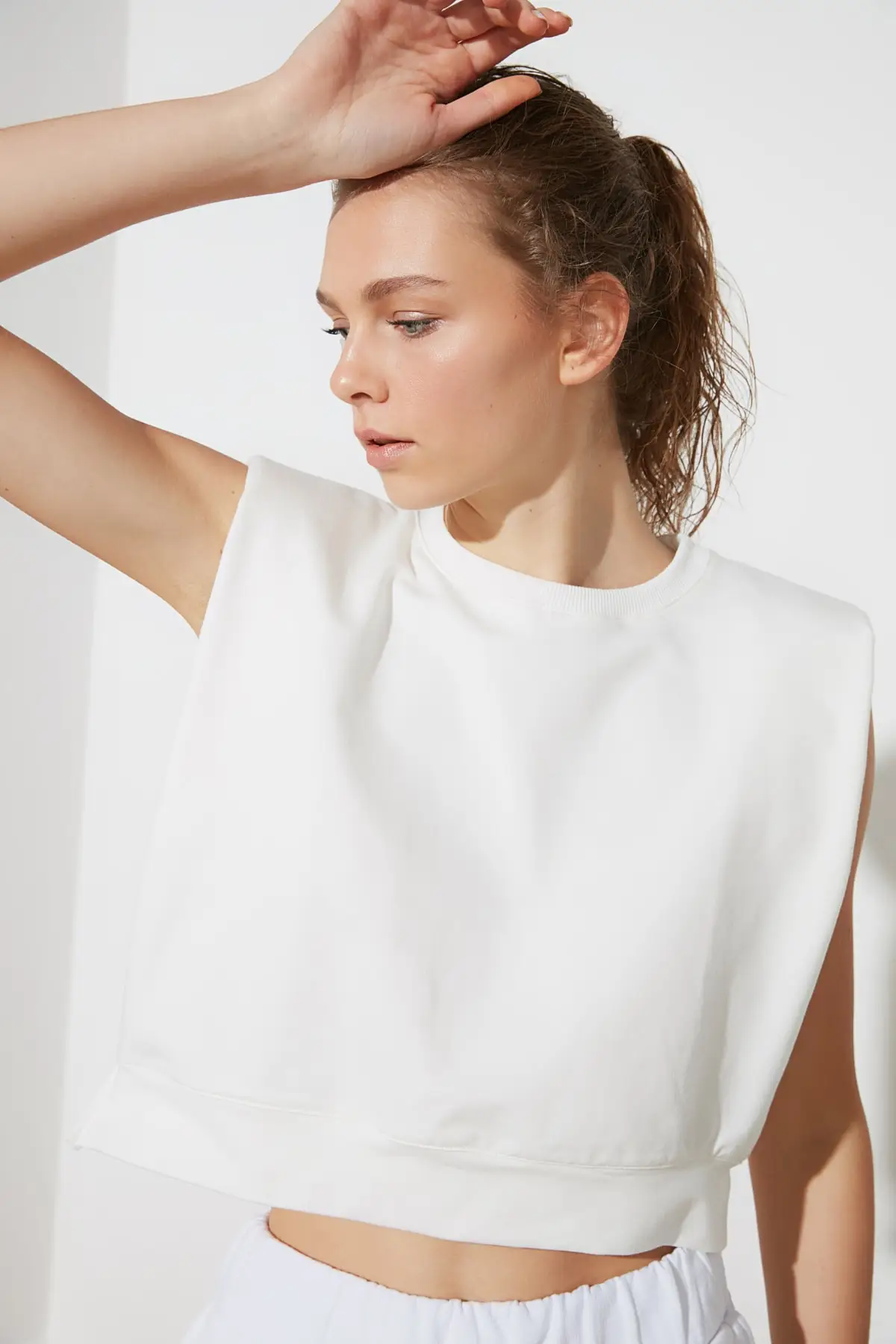 

Trendyol With Shoulder Pads Knitted T-Shirt TWOSS21TS0699