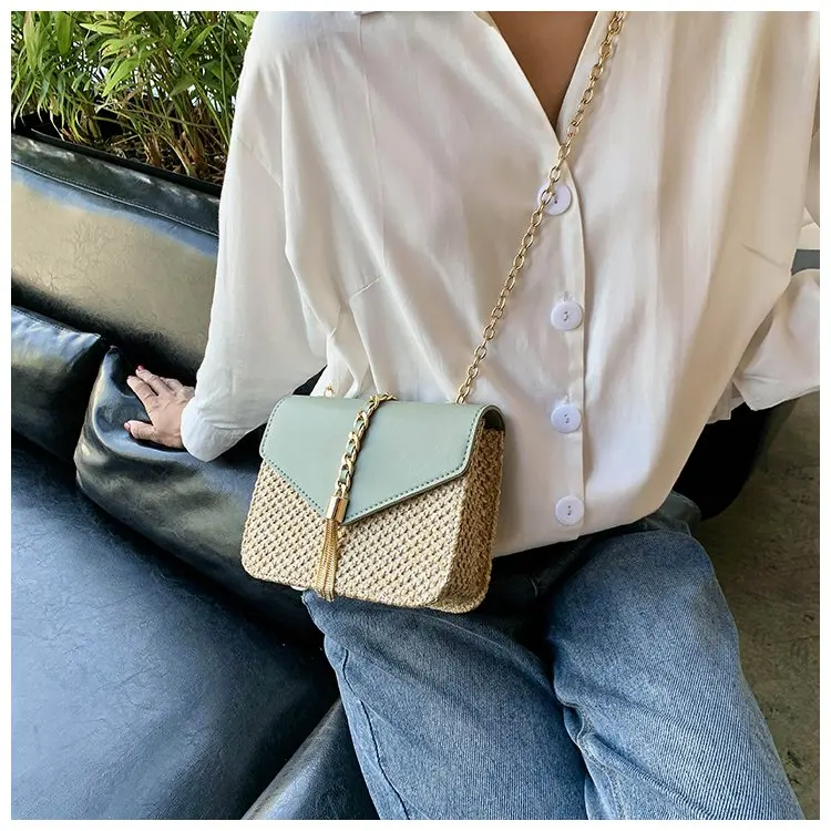 Бахрома из цепочек маленькие Лоскутные сумки для женщин 2020 модные соломенные + ПУ