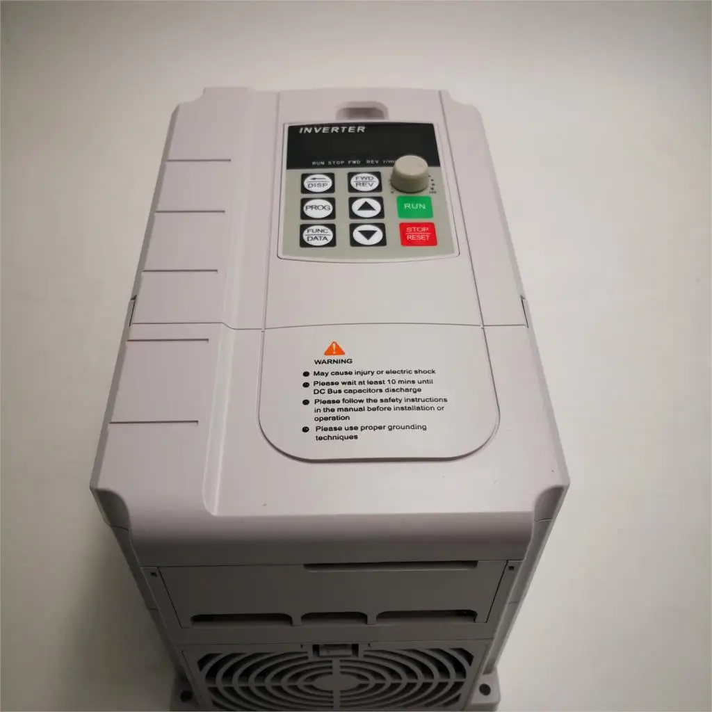 

CoolClassic VFD инвертор 4 кВт 220 В в и 380 В из однофазный 220 В бытовой электрический вход и настоящий трехфазный 380 В выход